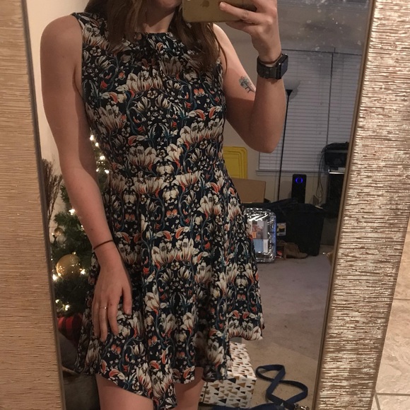 Banana Republic Dresses & Skirts - 💕Banana Republic Floral Dress💕
